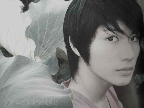 http://i1061.photobucket.com/albums/t470/NiqxIsVIP/Miura Haruma/tumblr_m8v773lCqu1qmt4wao1_500_zpsf5bb08fc.jpg